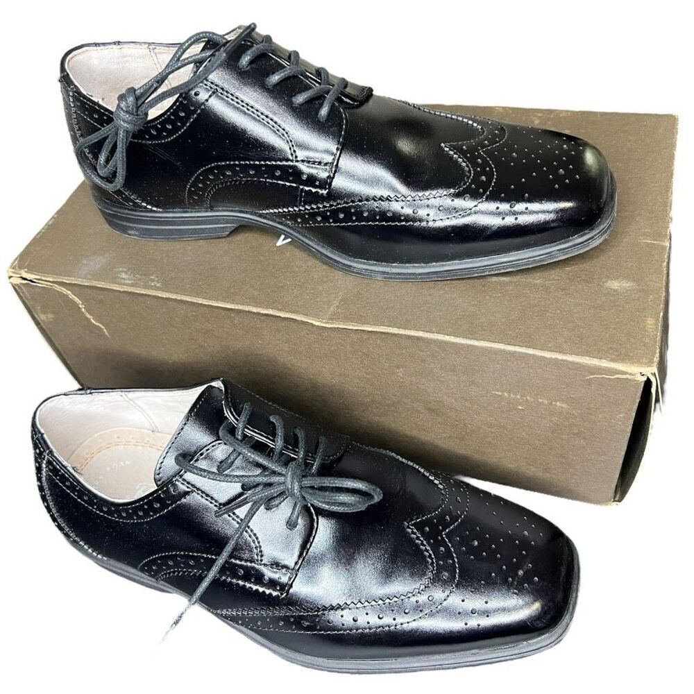 NEW Florsheim Boys Reveal Jr. Black Wingtip Oxford 5M